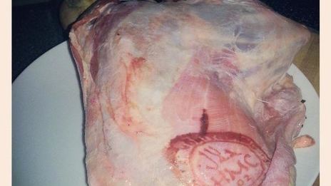 баранина, запеченная в соусе с овощами