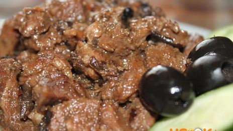 говядина, тушенная с черносливом