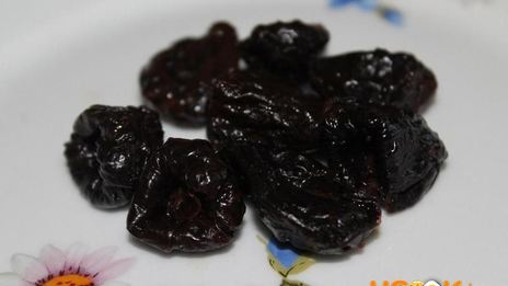 говядина, тушенная с черносливом