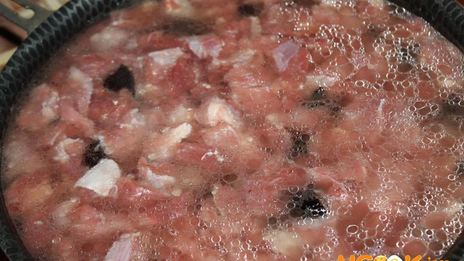 говядина, тушенная с черносливом