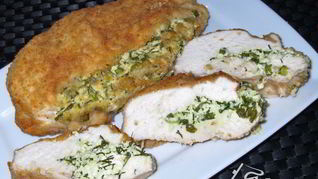 Куриное филе с творогом и зеленью
