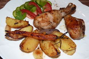 Куриные ножки с овощами