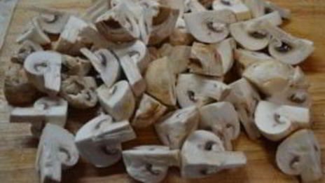 куриные сердечки с шампиньонами в сметане