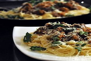 Куриные сердечки, тушеные в сметане