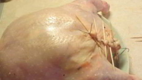 курица, фаршированная овощами, в духовке