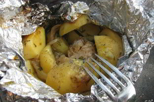 Курица на костре в фольге