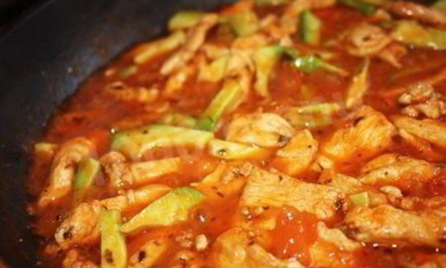 Рецепт курицы с апельсинами авокадо кабачками миндалем