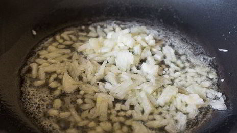 курица в овощном соусе с баклажанами