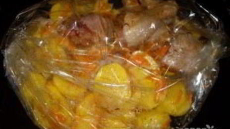 курица в рукаве с картошкой