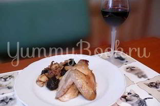 Курица запеченая с яблоками