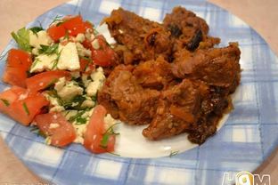 Мясо с черносливом и изюмом