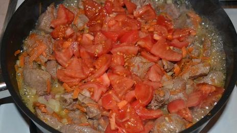 мясо с черносливом и изюмом