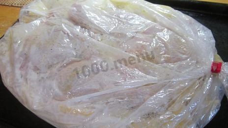 окорочка в рукаве в духовке с картошкой