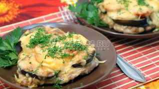Отбивные с баклажаном и сыром