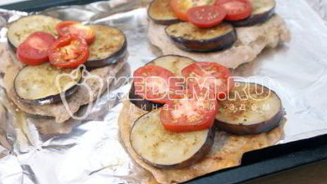 отбивные с баклажаном и сыром