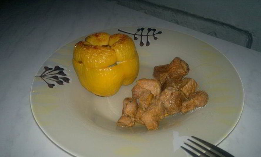 Рецепт печеных фаршированных перцев и свинина с испанскими пряностями