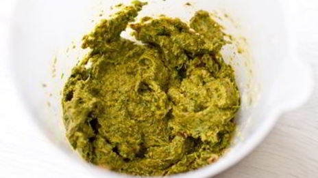 ростбиф с песто из базилика и вяленых томатов