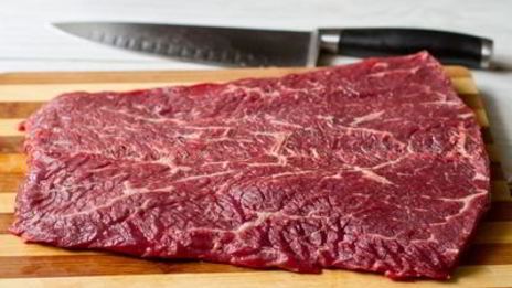 ростбиф с песто из базилика и вяленых томатов