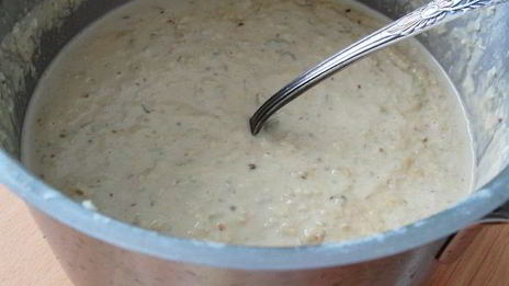 соте из куриной грудки на гриле, с огурчиками в остром соусе