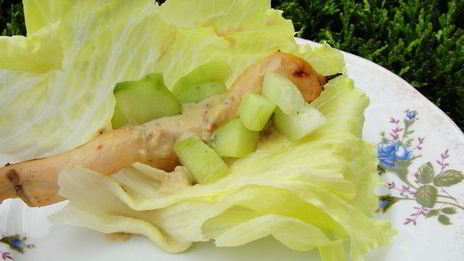 соте из куриной грудки на гриле, с огурчиками в остром соусе