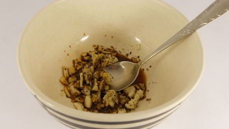 свиная грудинка с чесноком в соево-медовом маринаде в мультиварке