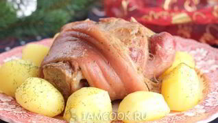 Свиная рулька, запеченная в духовке