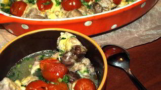 Свинина, запеченная с помидорами черри и сыром