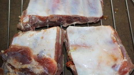 свиные ребра в медово-пивном маринаде