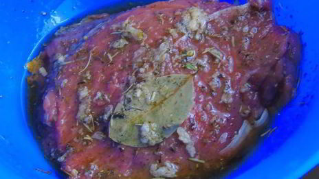 телятина с винно-смородиновым соусом