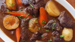 Тушеная говядина с картошкой