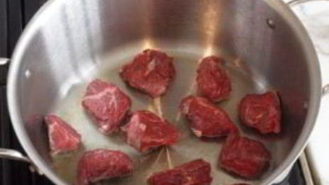 тушеная говядина с картошкой