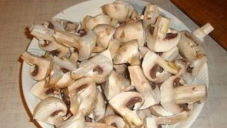 тушеное мясо с грибами