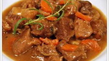 тушеное мясо с грибами