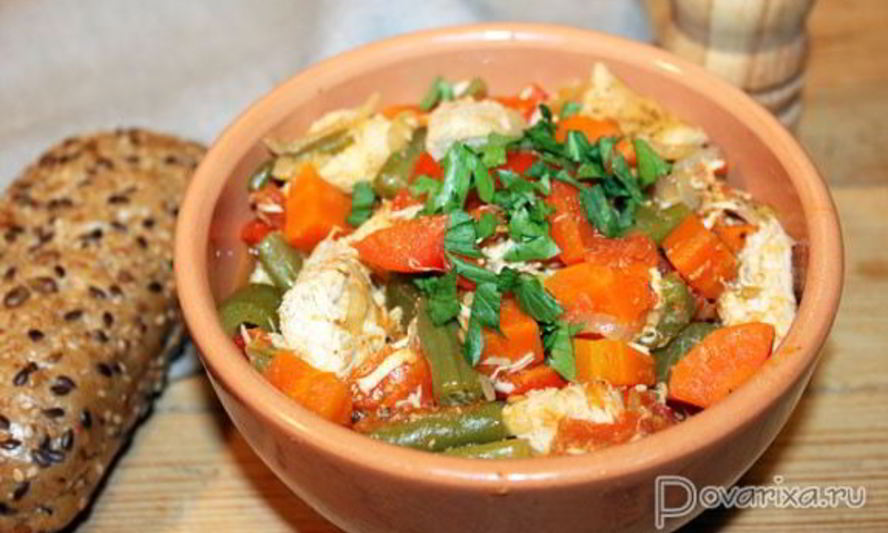 Рецепт тушеных куриных грудок с овощами