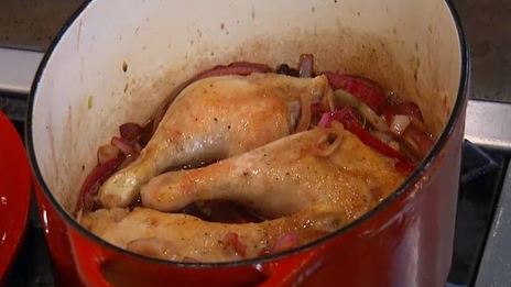 утиные ножки в пряном луковом соусе