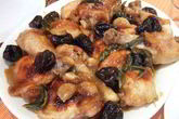 Запеченная курица с черносливом