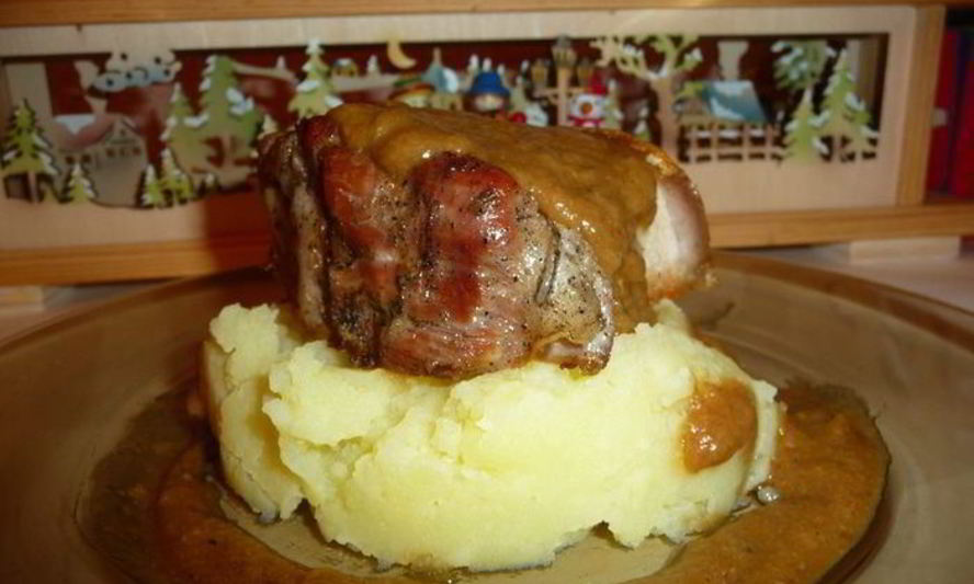 Рецепт запеченной свиной грудинки с коричневым соусом