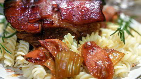 запеченная свинина с карамелизированной корочкой