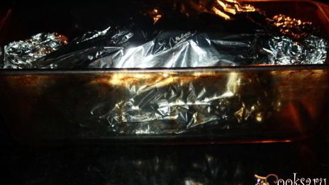 запеченный окорок с яблоками и сладким перцем