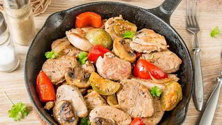 Жареная свиная вырезка с овощами