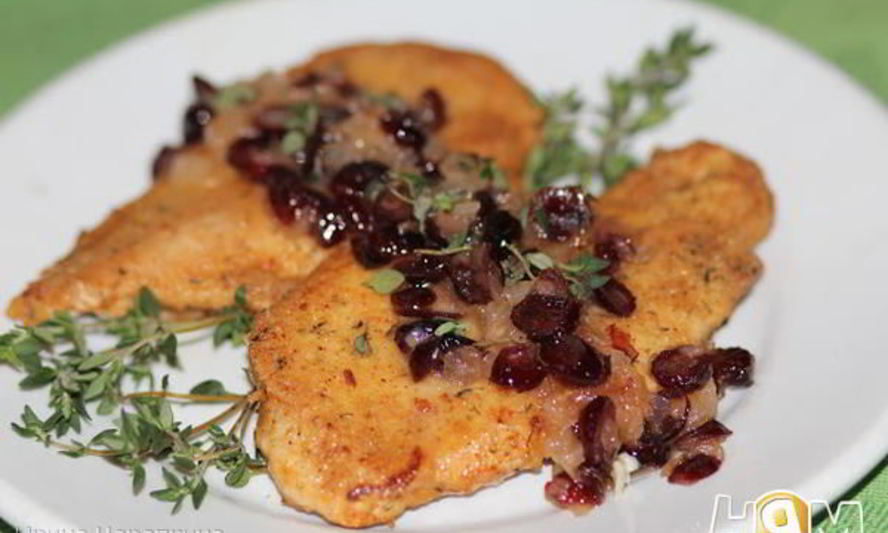 Рецепт жареных куриных грудок с соусом из сушеной клюквы