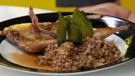 жареные перепела с гречкой