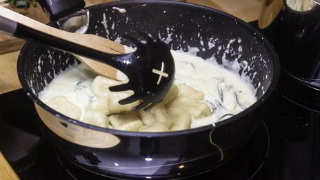 ньокки с соусом из креветок