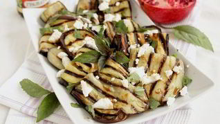 Баклажаны с брынзой и гранатовым соусом