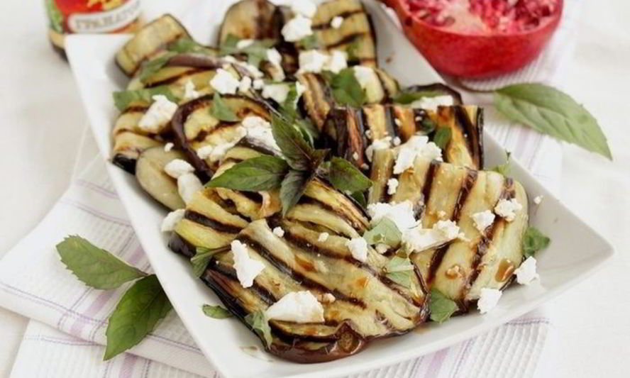 Рецепт баклажанов с брынзой и гранатовым соусом