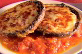 Баклажаны с пармезаном под соусом маринара