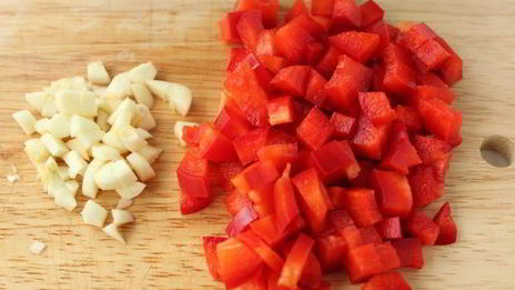 чап-чой с креветками, грибами и стручковой фасолью