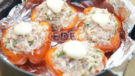 фаршированные перцы в духовке