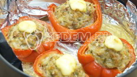 фаршированные перцы в духовке