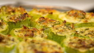 Кабачки, фаршированные брынзой